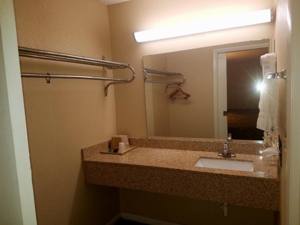Americas Best Value Inn Winnsboro Image 18