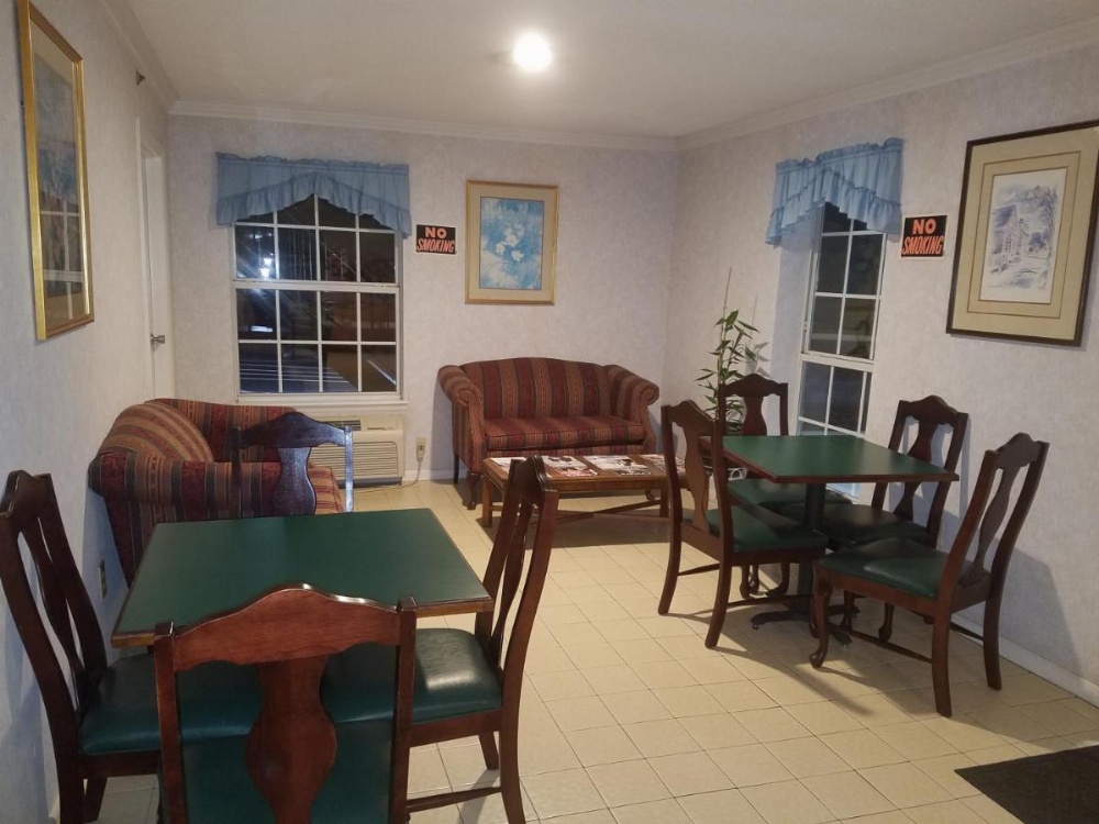 Americas Best Value Inn Winnsboro Image 31
