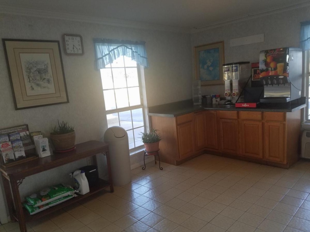 Americas Best Value Inn Winnsboro Image 35