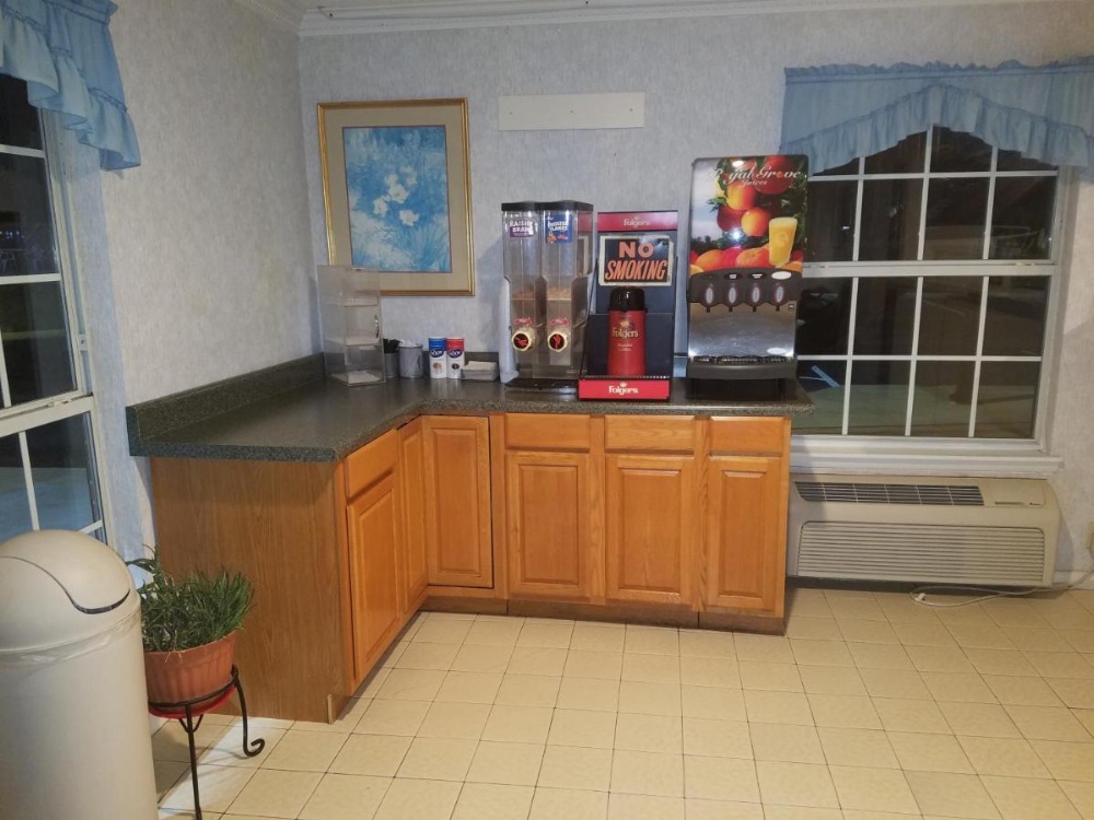Americas Best Value Inn Winnsboro Image 37