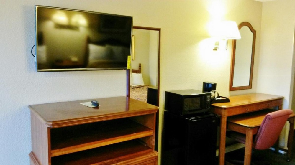 Americas Best Value Inn Winnsboro Image 6